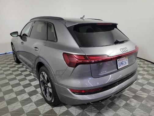 2021 Audi e-tron Premium