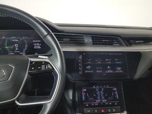 2021 Audi e-tron Premium