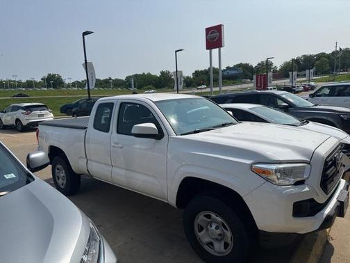 2017 Toyota Tacoma SR