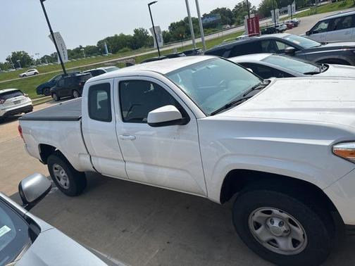 2017 Toyota Tacoma SR