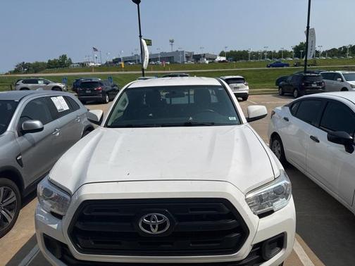 2017 Toyota Tacoma SR