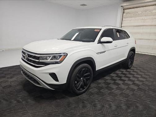 Pure White 2022 Volkswagen Atlas Cross Sport 3.6L V6 SE w/Technology