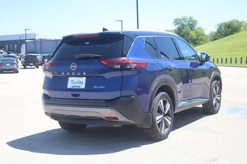Caspian Blue Metallic/Super Black 2023 Nissan Rogue SL