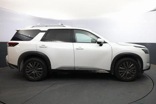 2025 Nissan Pathfinder SL 4WD