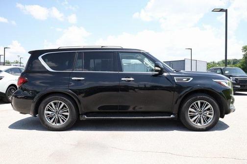 2022 INFINITI QX80 Luxe