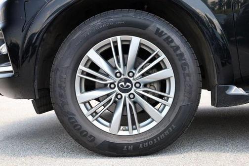 2022 INFINITI QX80 Luxe