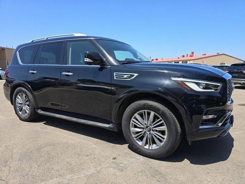 2022 INFINITI QX80 Luxe