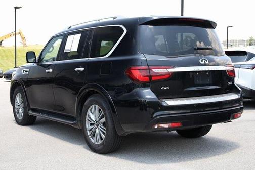 2022 INFINITI QX80 Luxe
