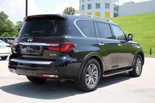 2022 INFINITI QX80 Luxe