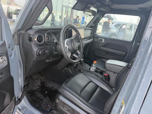 2024 Jeep Wrangler 4-Door Sahara 4x4