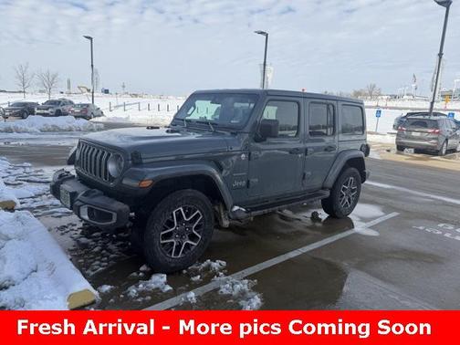 2024 Jeep Wrangler 4-Door Sahara 4x4