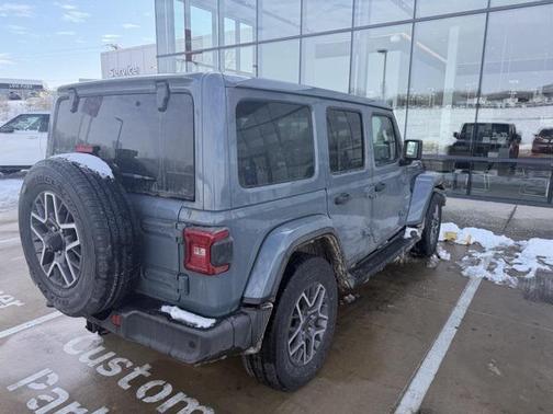 2024 Jeep Wrangler 4-Door Sahara 4x4