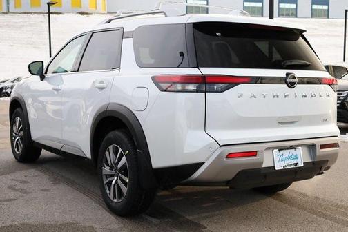 2025 Nissan Pathfinder SL FWD