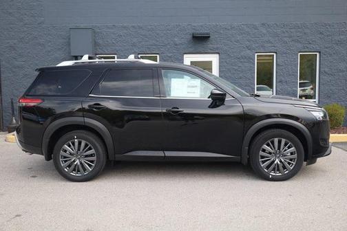 2025 Nissan Pathfinder SL 4WD