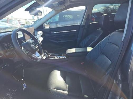 2023 Nissan Altima SR VC-Turbo FWD