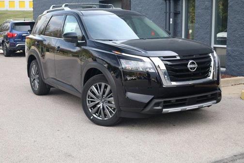 2025 Nissan Pathfinder SL 4WD