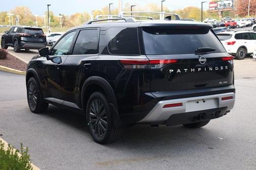 2025 Nissan Pathfinder SL 4WD