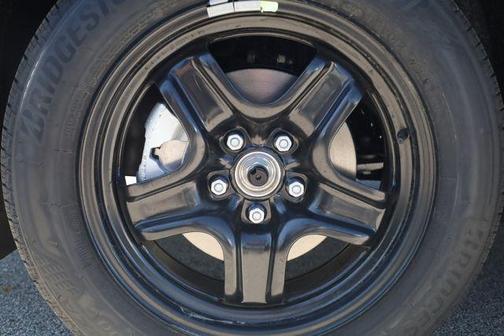 Gun Metallic 2026 Nissan Kicks SV