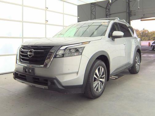 2024 Nissan Pathfinder SL 4WD