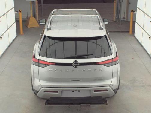 2024 Nissan Pathfinder SL 4WD
