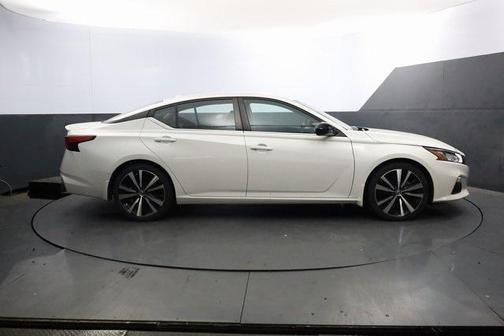 2020 Nissan Altima SR FWD