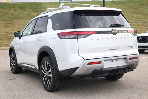 2025 Nissan Pathfinder Platinum 4WD