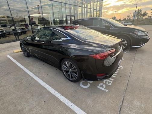 2017 INFINITI Q60 2.0t Premium