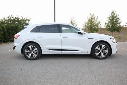 2024 Audi Q8 e-tron Premium Plus