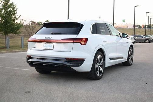 2024 Audi Q8 e-tron Premium Plus