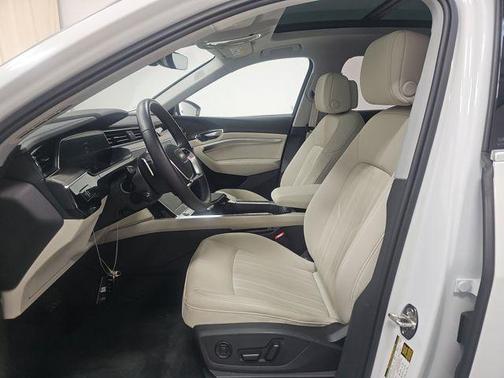 2024 Audi Q8 e-tron Premium Plus