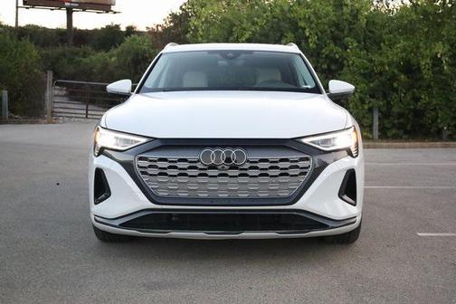 2024 Audi Q8 e-tron Premium Plus