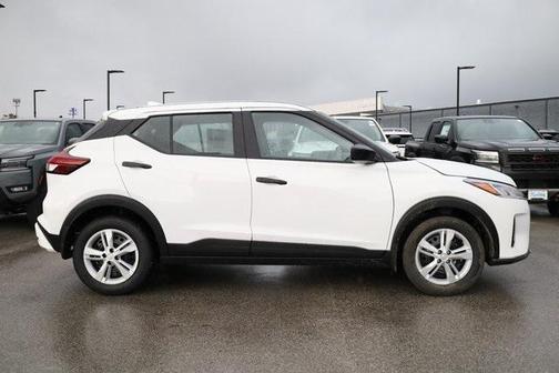 2025 Nissan Kicks S
