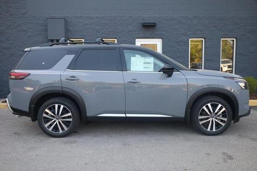 2025 Nissan Pathfinder Platinum 4WD