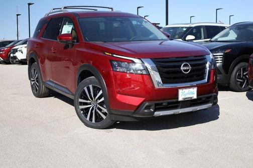 2025 Nissan Pathfinder Platinum 4WD