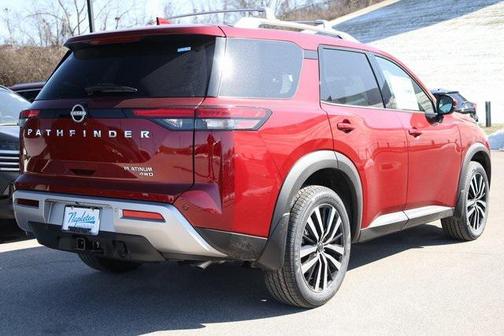 2025 Nissan Pathfinder Platinum 4WD