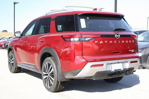 2025 Nissan Pathfinder Platinum 4WD