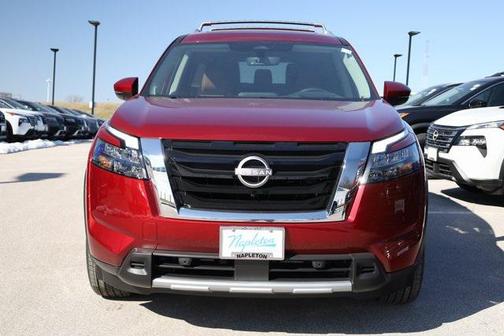 2025 Nissan Pathfinder Platinum 4WD