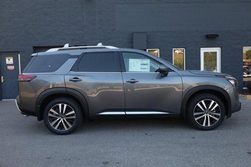 2025 Nissan Pathfinder Platinum 4WD