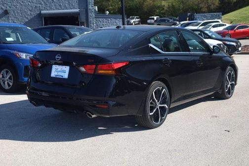 2025 Nissan Altima SR FWD