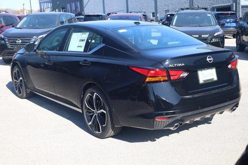 2025 Nissan Altima SR FWD