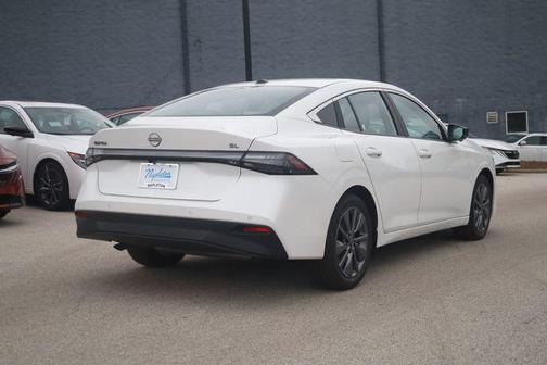 Aspen White Tricoat 2026 Nissan Sentra SL