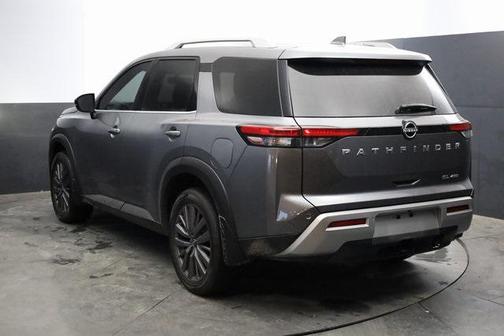 2023 Nissan Pathfinder SL 4WD