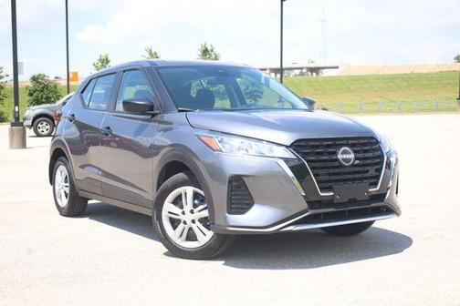 Gun Metallic 2025 Nissan Kicks S