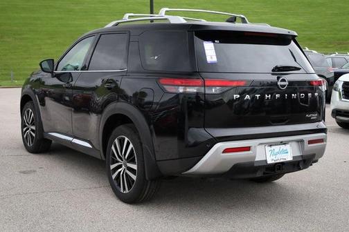 2025 Nissan Pathfinder Platinum 4WD
