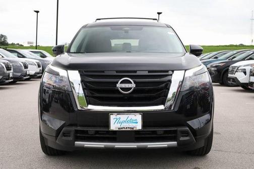 2025 Nissan Pathfinder Platinum 4WD