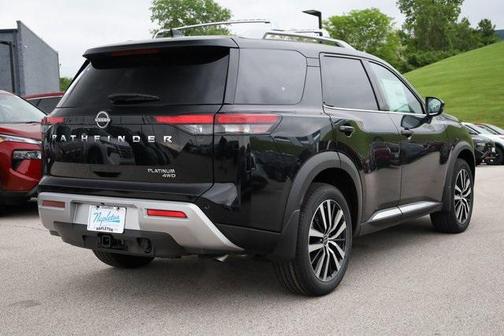 2025 Nissan Pathfinder Platinum 4WD