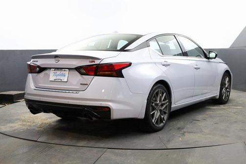 2023 Nissan Altima SR VC-Turbo FWD