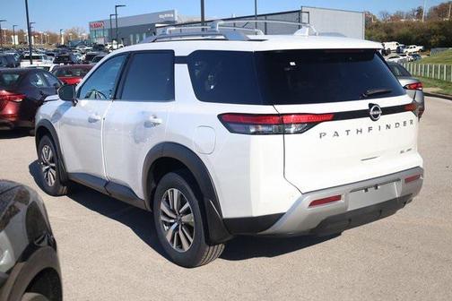 2025 Nissan Pathfinder SL 4WD