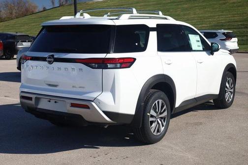 2025 Nissan Pathfinder SL 4WD