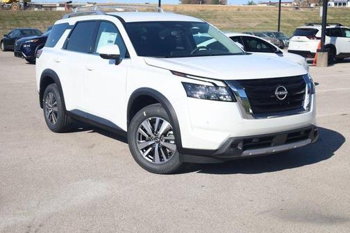 2025 Nissan Pathfinder SL 4WD